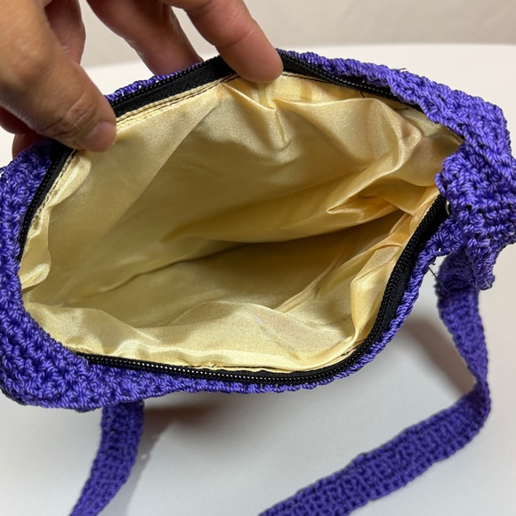 Traditional Handwoven Bilum Bag Orgins Papua New Guinea - Picture 5 of 10